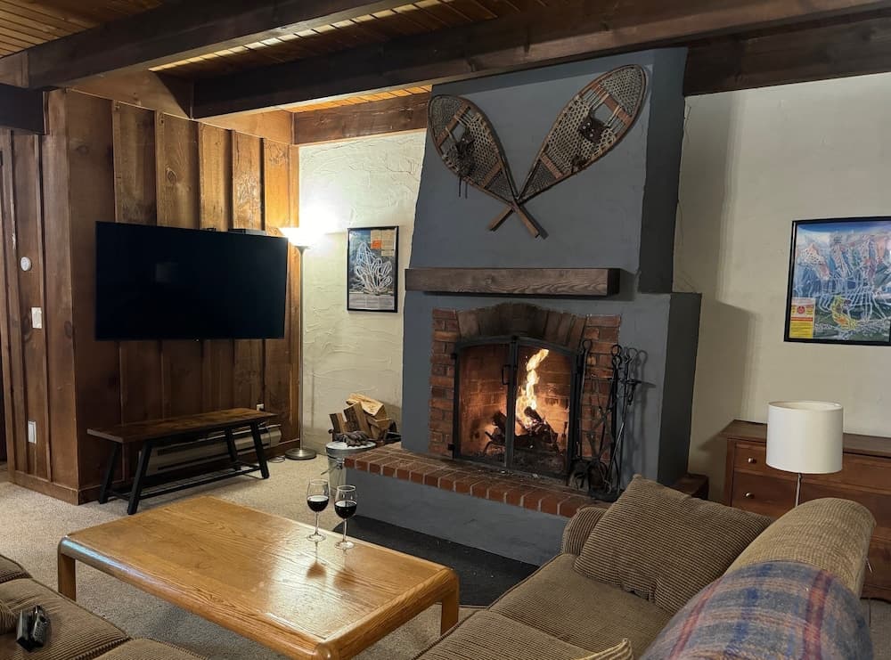 Hemlock Ridge 2b: Charming Two Floor Condo In The Heart Of Killington. Perfect! 3 Bedroom Condo
