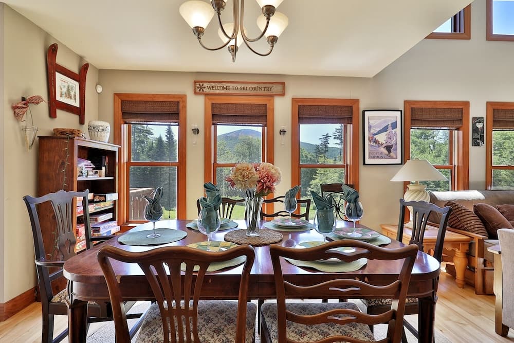 Cortina Mountain Chalet - Outdoor Hot Tub - Close To Pico And Killington Mountains 3 Bedroom Home