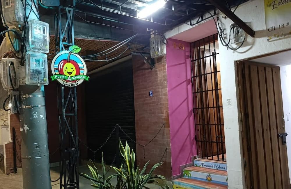 Hostal 4 Manzanas