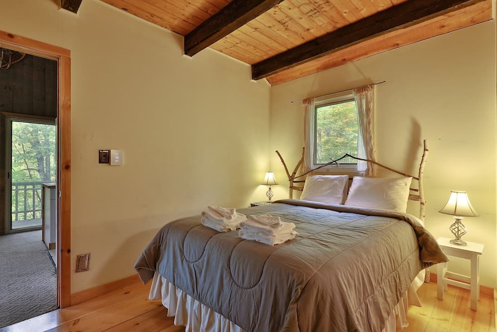 Left Duplex Home Directly Across From Pico Mountain, Close To Killington. 3 Bedroom Home