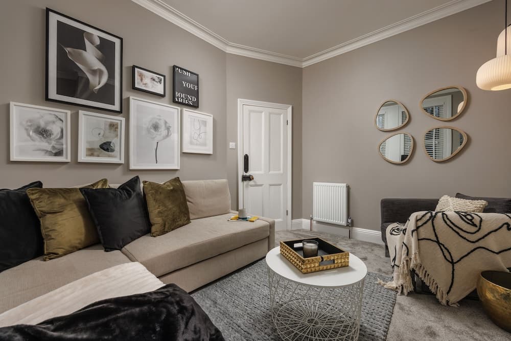 Beautiful 3 Bed House - Habita Property