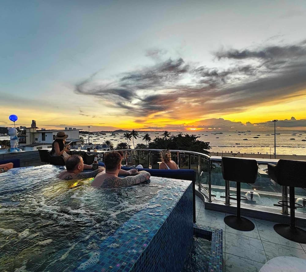 The Globe Hotel Bar and Restaurant