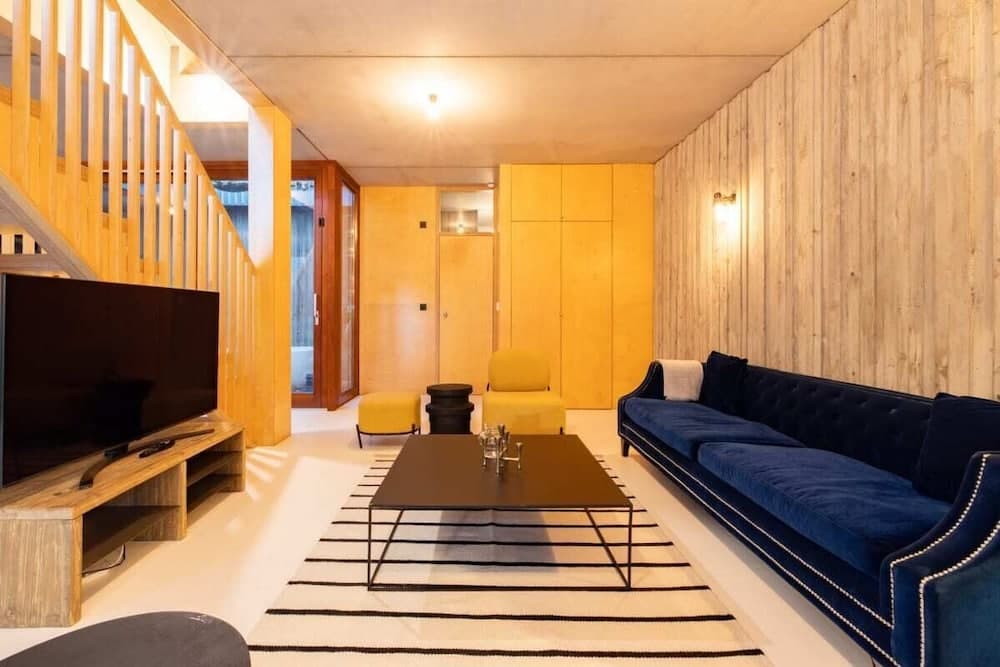 The Victoria Park Sanctuary - Stunning 2bdr Flat