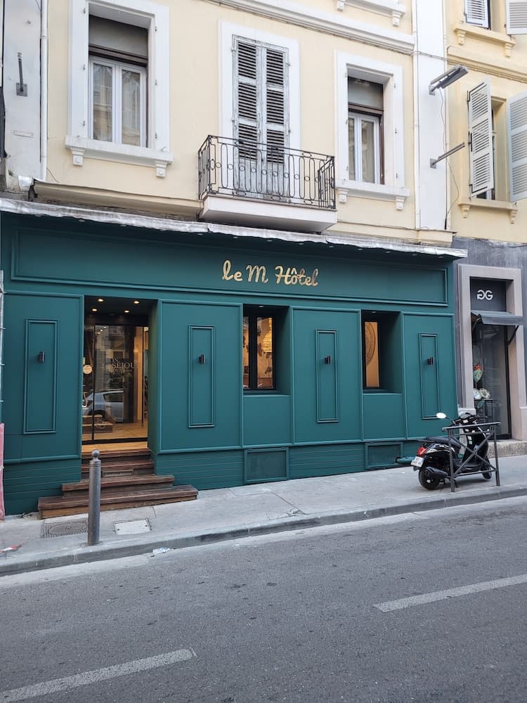 Le M Hôtel