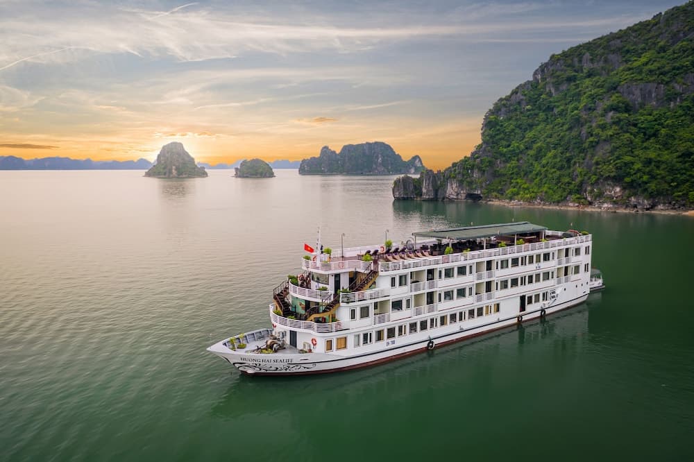 Halong Crown Cruise