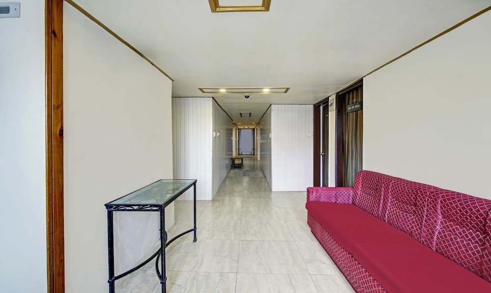 Itsy Hotels Crystal Palace Shimla With Valley View