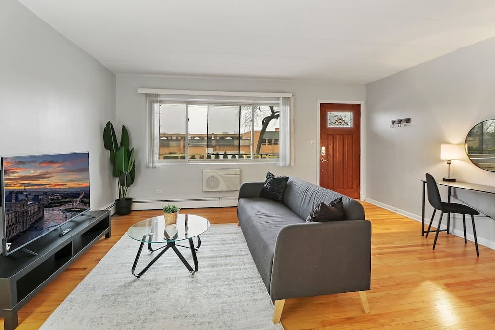 Lush 1BR Apt in Quiet Arlington Heights