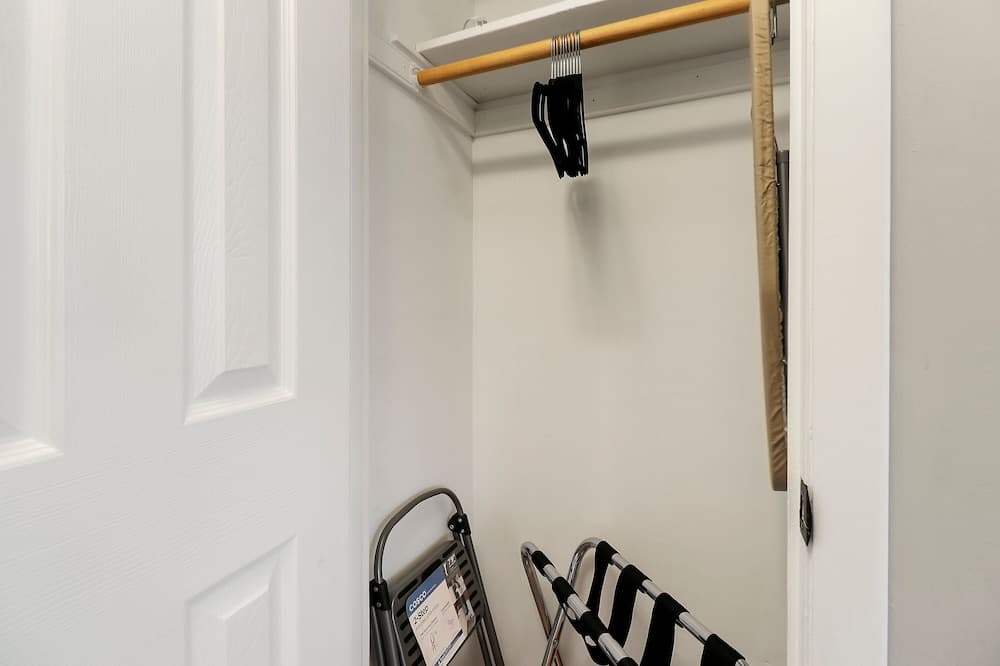 Scenic 1BR APT in Arlington Heights
