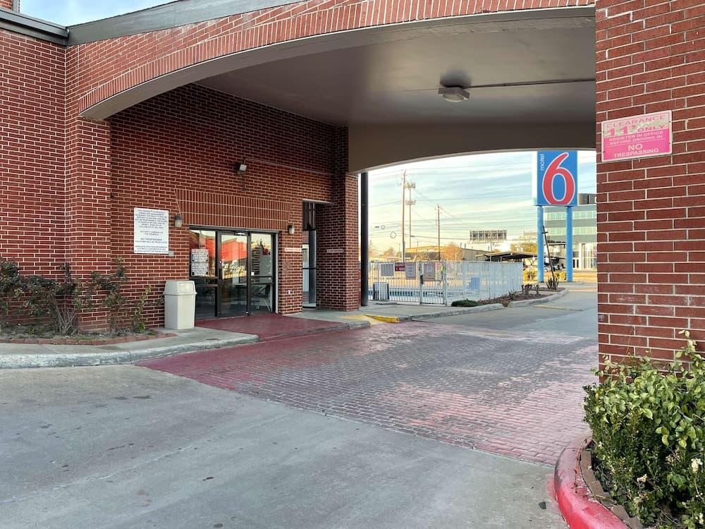 Studio 6 Houston, TX - Brookhollow