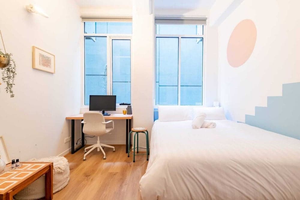 Beautiful 1 Bedroom Apartment Next to Southern Cross Station