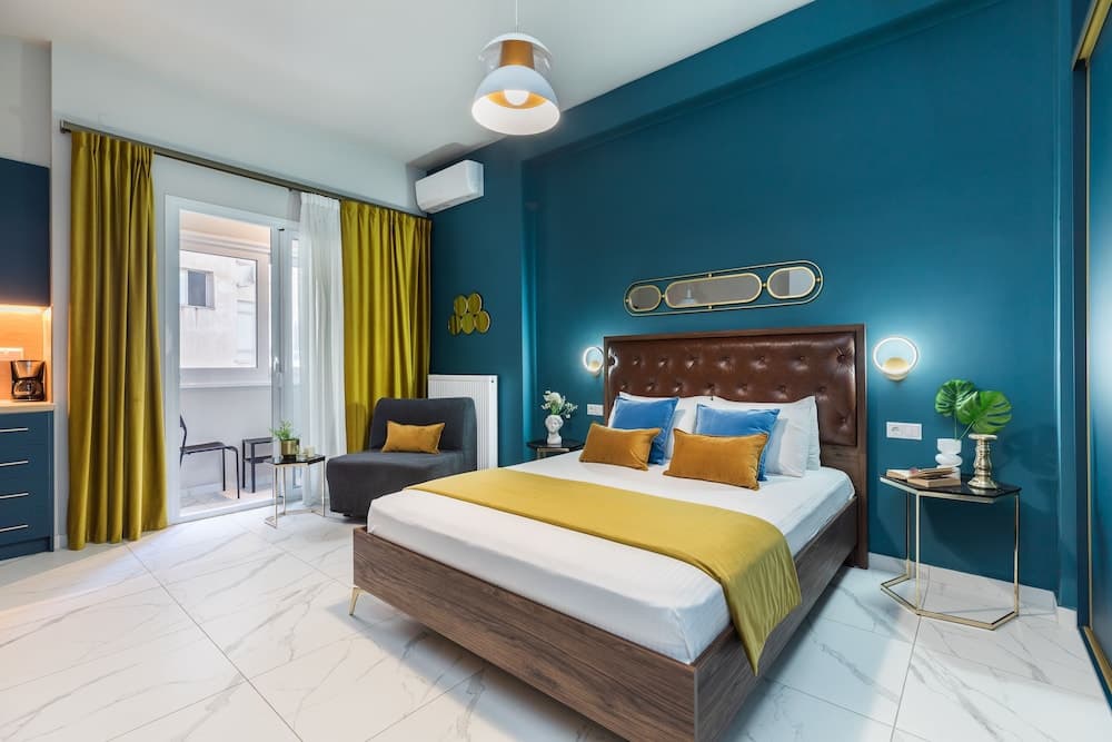 BLACK ONYX COMFORT SUITES