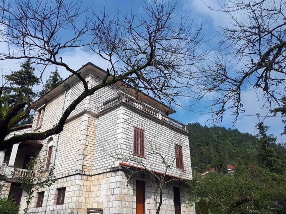 Konaklama yerinin ön cephesi