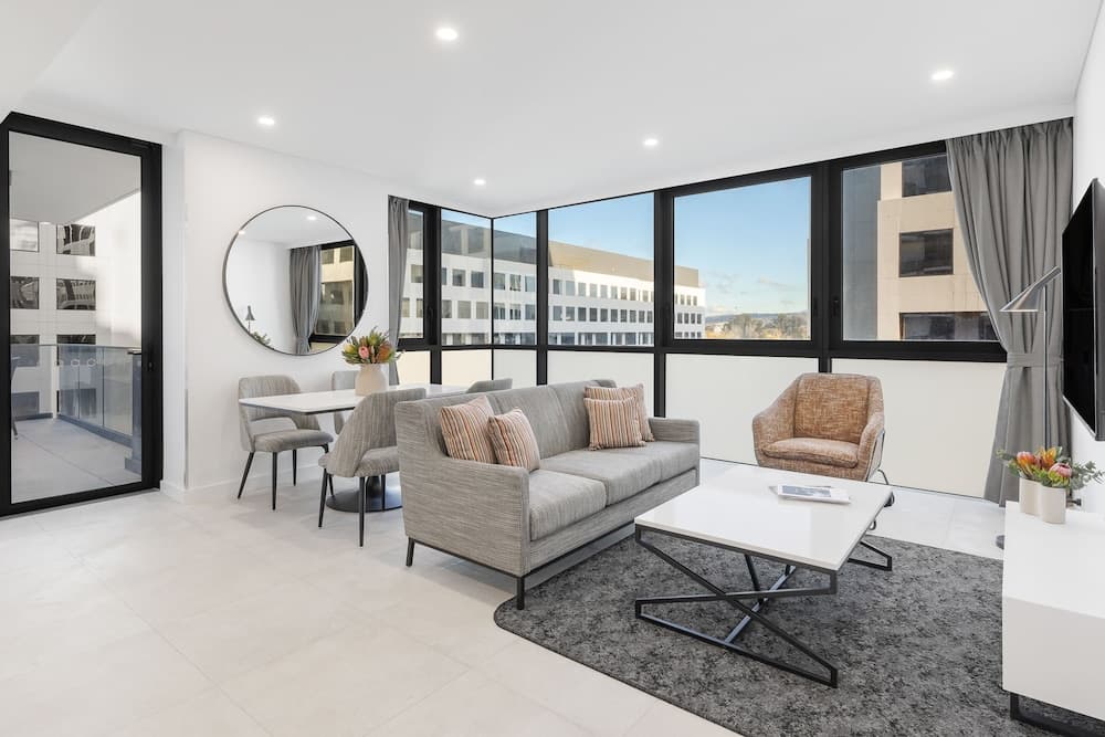 Meriton Suites Canberra