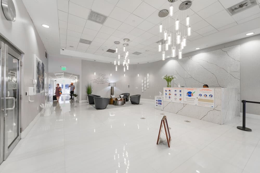 Amazing 2Br Condo in Brickell W Pool