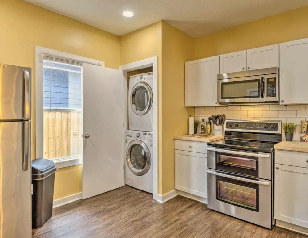 Urban Chic Townhome Near Downtown