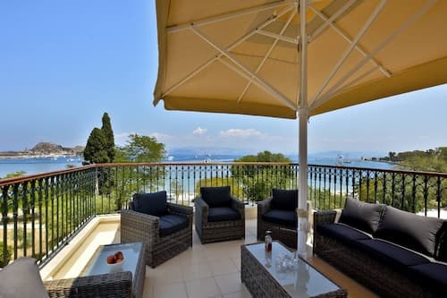 Luxury Bay View by Corfuescapes