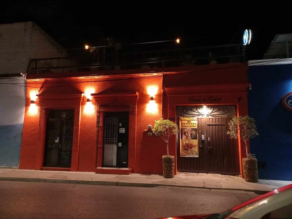 Konaklama yerinin ön cephesi