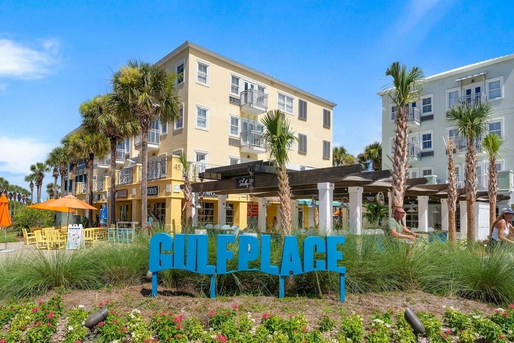 Mama Tried 1 Bedroom Condo by RedAwning