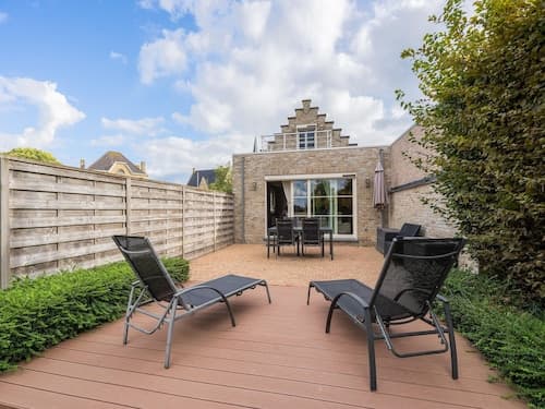 Inviting Holiday Home in Nieuwpoort With Garden