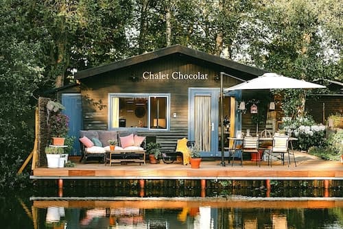 Beautiful Romantic Chalet in Geel