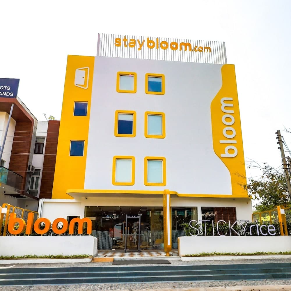 Bloom Hotel - Golf Course Road, Sector 43
