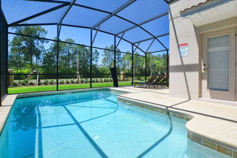 5 Bed House W- Pool In Paradise Palms 3180pp 5 Bedroom Home by RedAwning