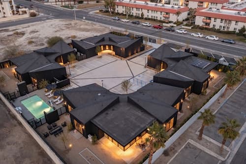Blackhaus Suites by AvantStay