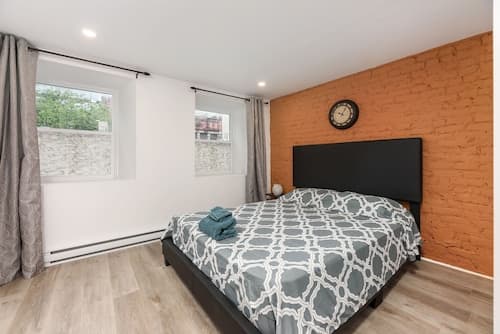 3 Bedroom Loft in Downtown Free parking