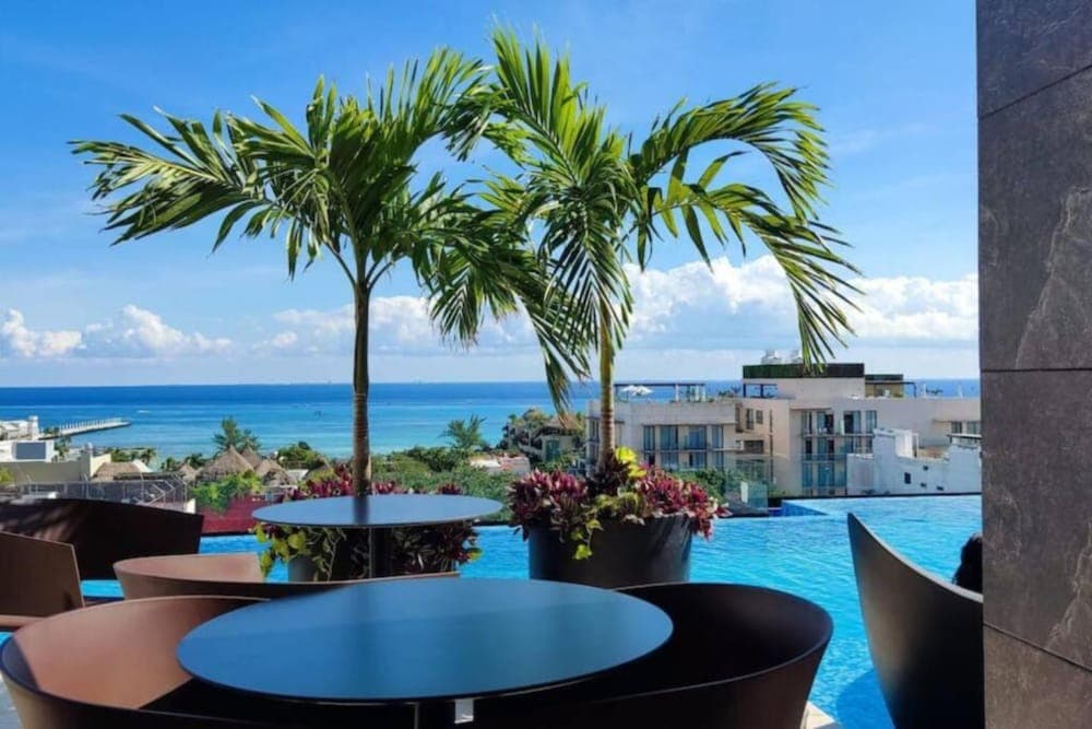 Luxury Sea view Studio on the 5th Av