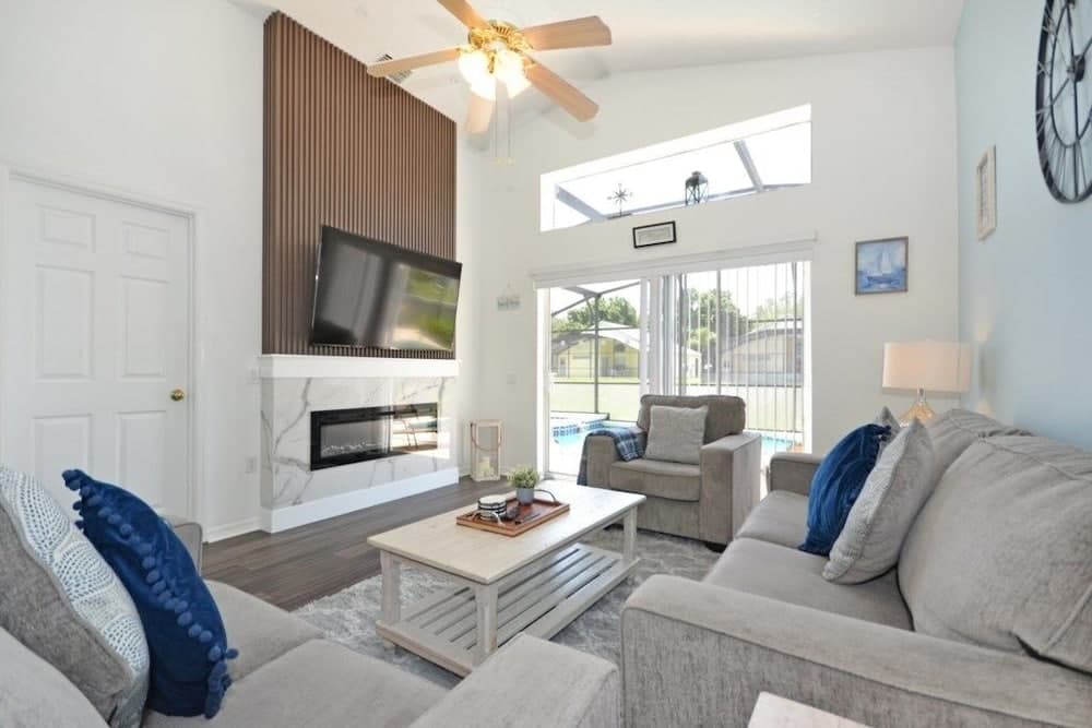 Langham Villa 3 Bedroom Home by RedAwning