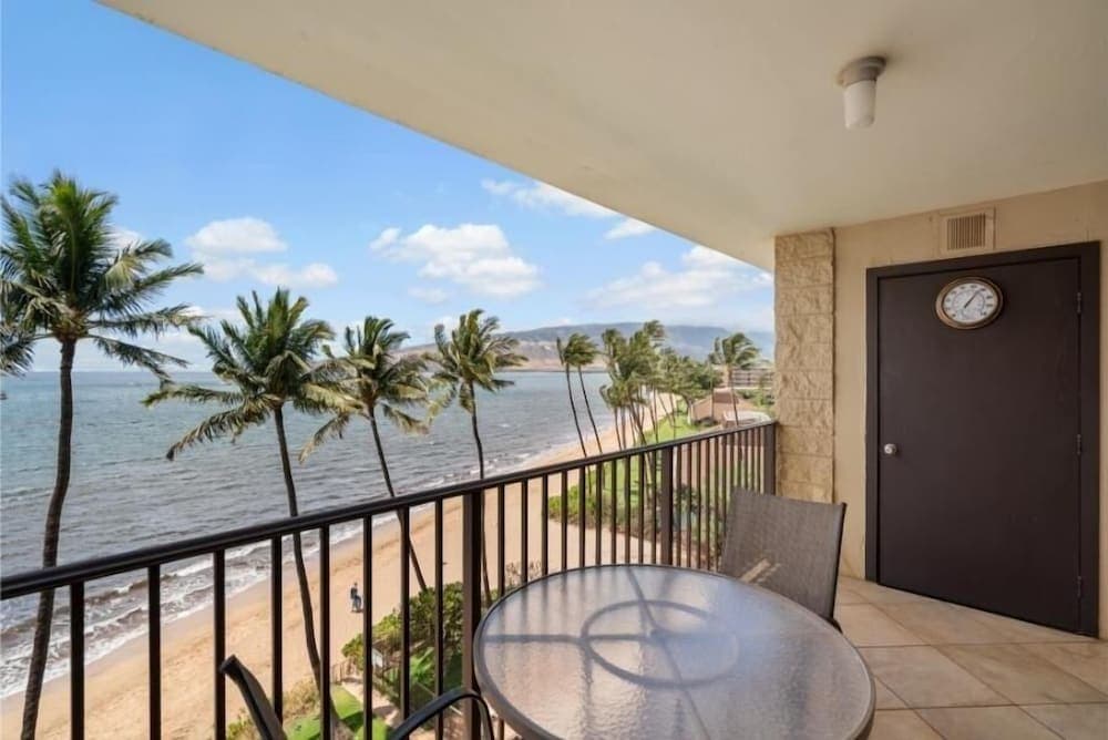Kihei Beach, #603^ 1 Bedroom Condo by RedAwning
