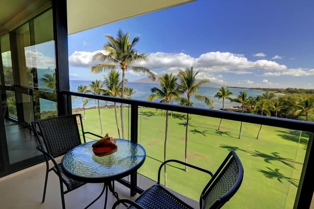 Kihei Surfside, #612 1 Bedroom Condo by RedAwning