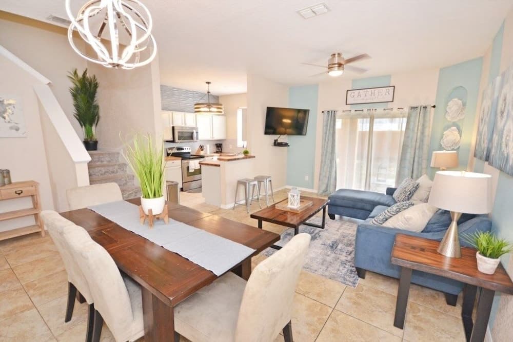 La Mirage 4 Bedroom Townhouse by RedAwning