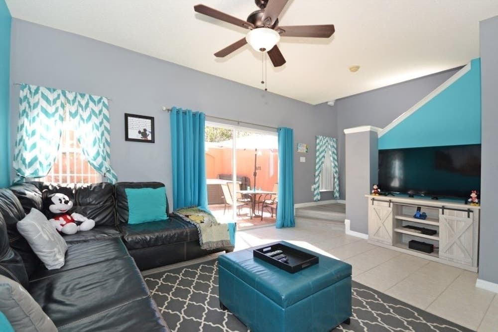 Mickey's Vero Paradise 3 Bedroom Townhouse by RedAwning