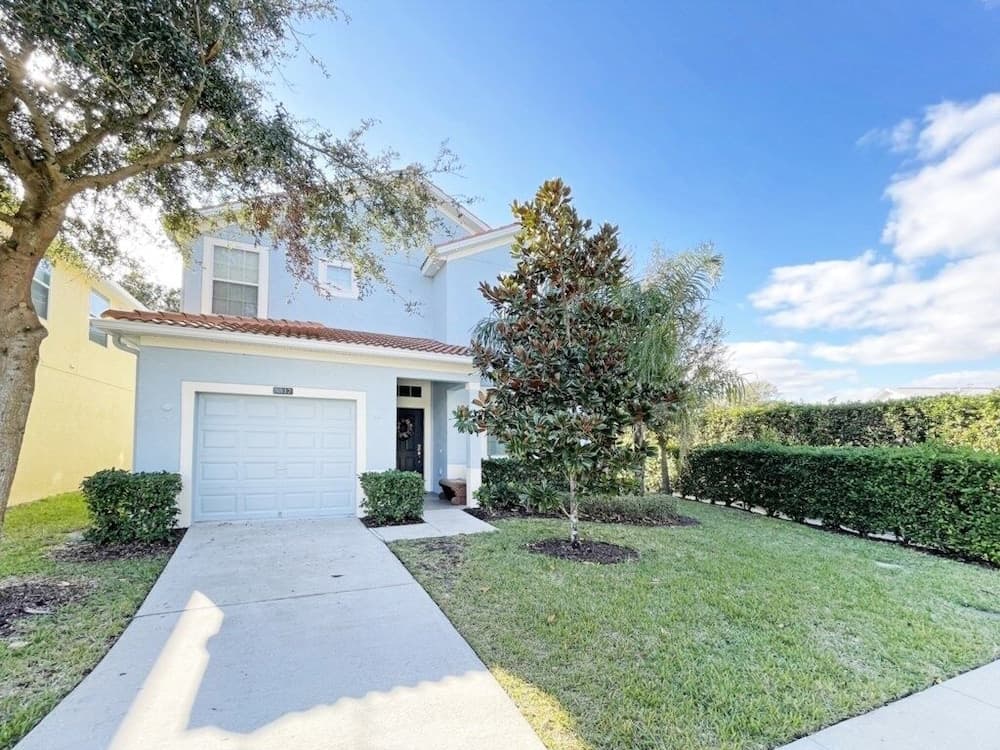 Bamboo Palm 5 Bedroom Home by RedAwning