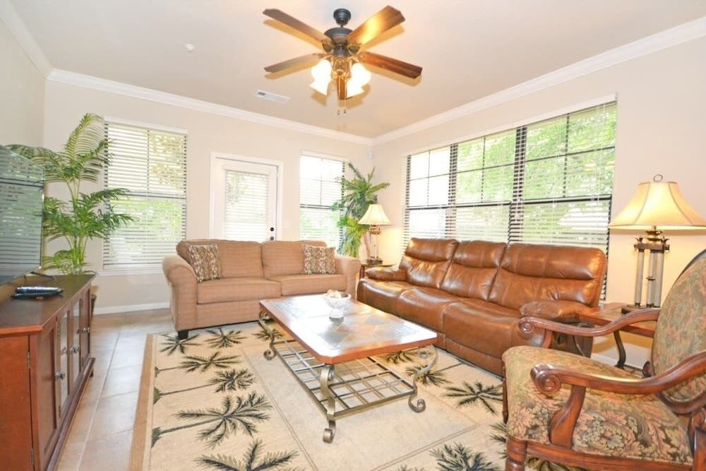 Under The Palms 3 Bedroom Condo by RedAwning
