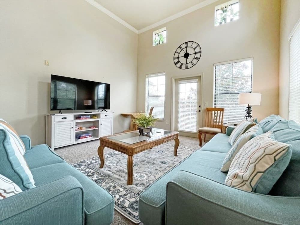 Lullaby Loft 3 Bedroom Condo by RedAwning