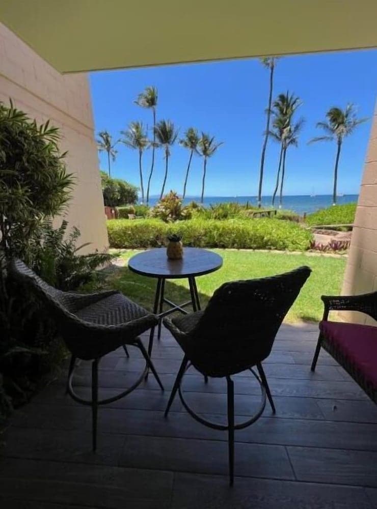 Kealia Resort, #102 1 Bedroom Condo by RedAwning