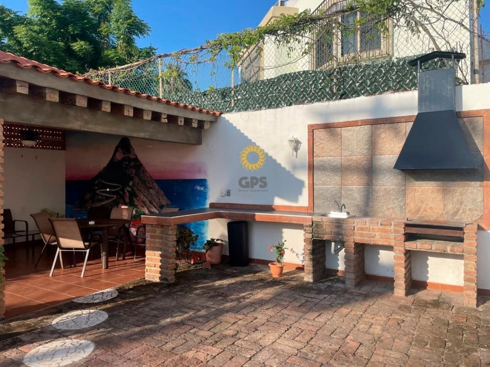 Meson del Capitan Apartments