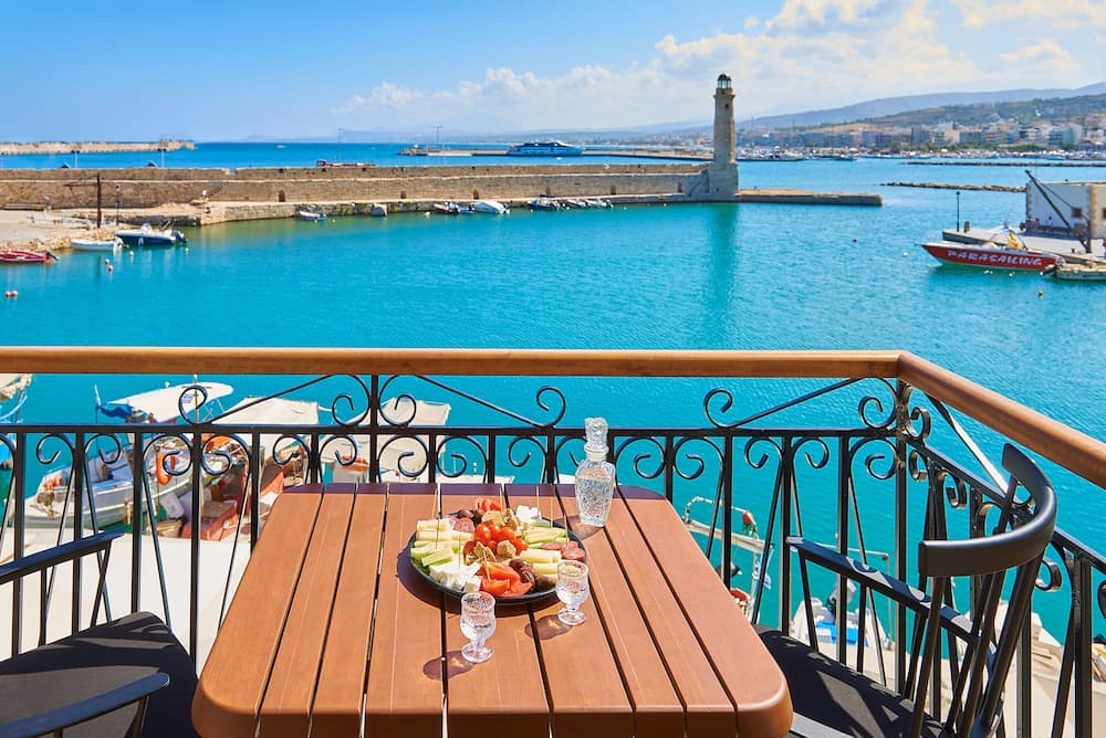 VISTA DEL PORTO LUXURY SUITES