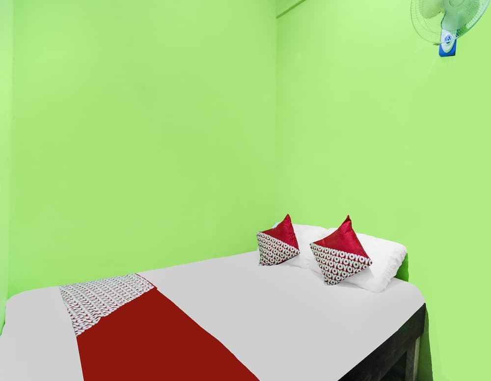 OYO 91882 Bilqis Homestay NearThe Hot River, Dog Run