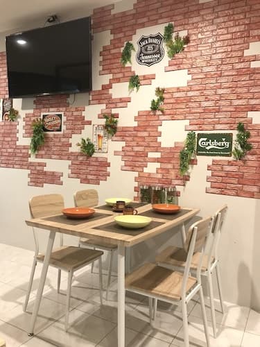 The Luka Guesthouse and Restaurant