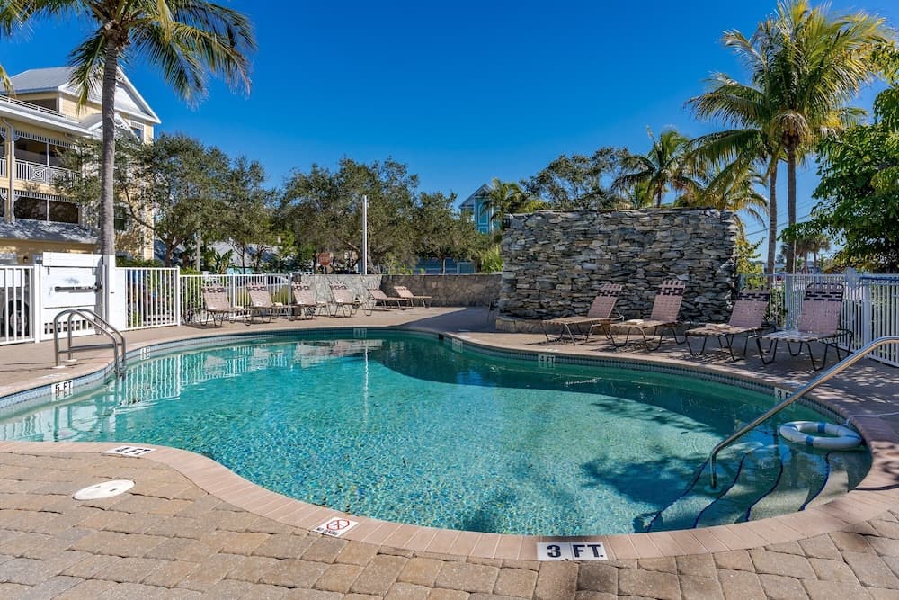 ~the Bonita Paddle 2/2~ Your Home Away From Home In Paradise 2 Bedroom Condo by RedAwning