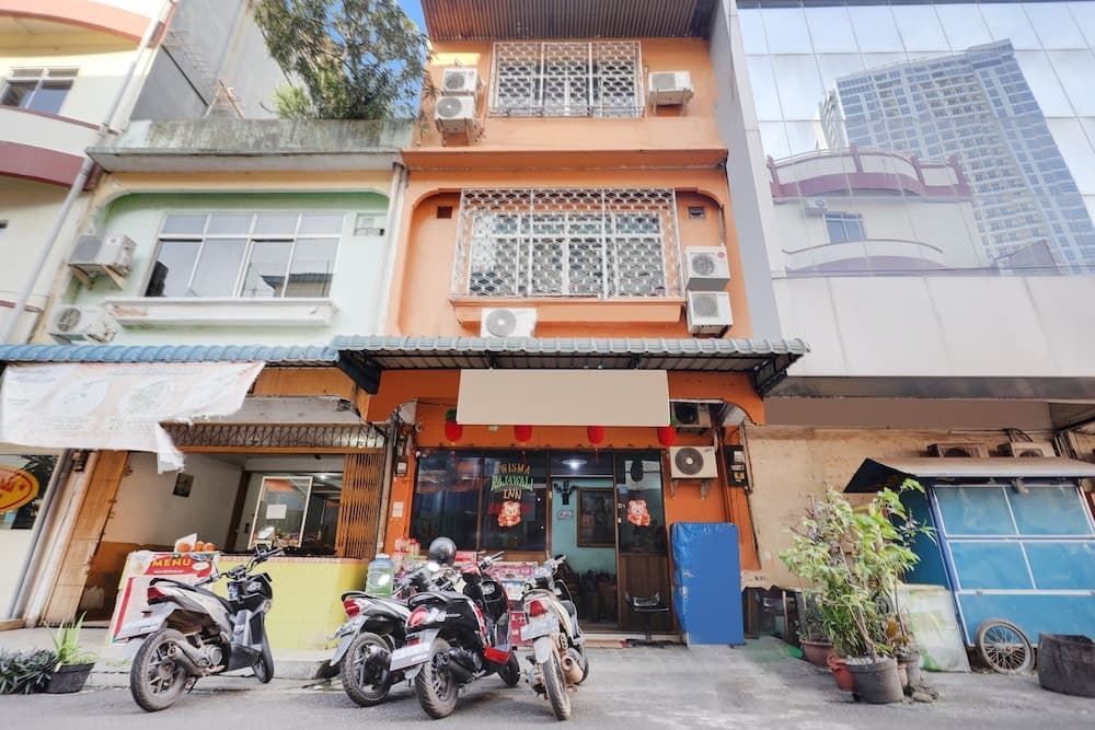 OYO 91967 Rajawali Inn