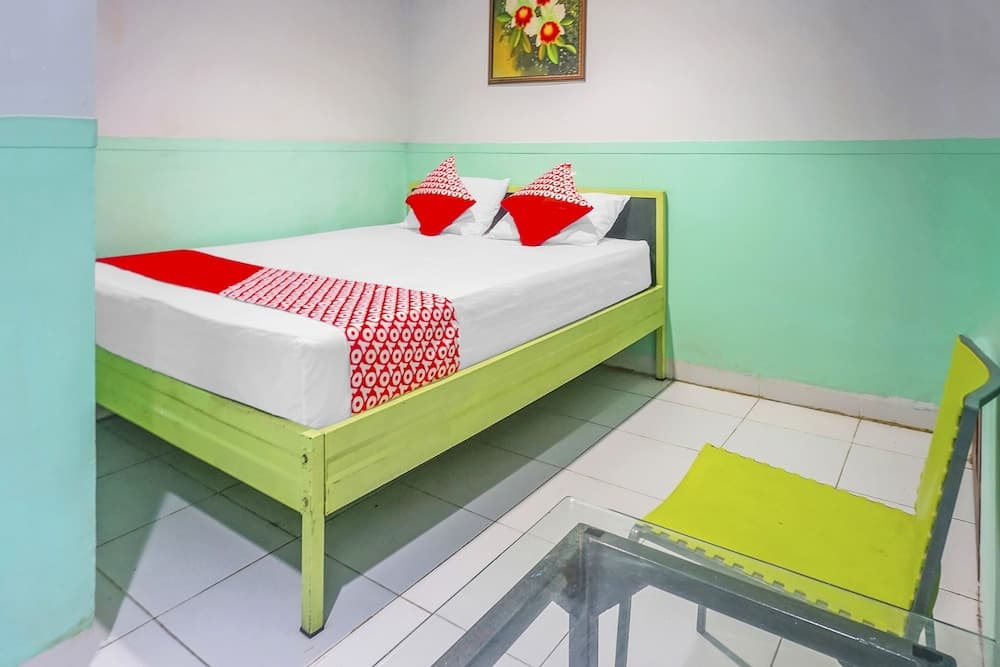 OYO 90856 Wisma Favorite Makassar Near Benteng Rotterdam
