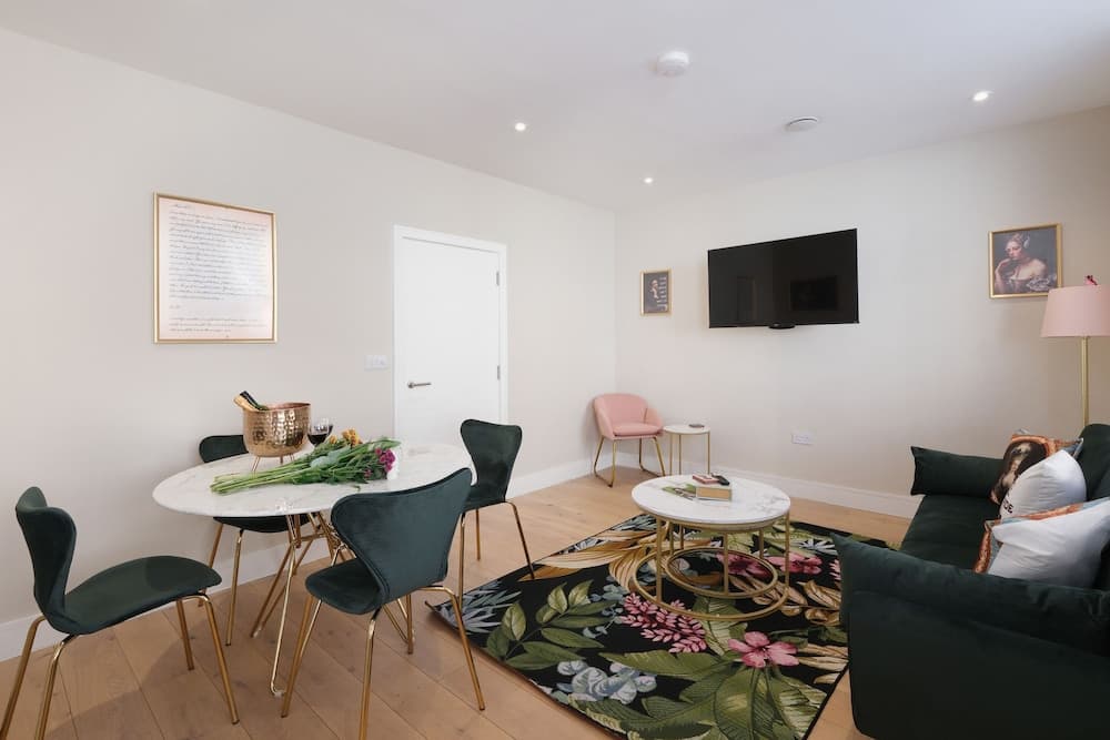 Dream Stays Bath - John Street