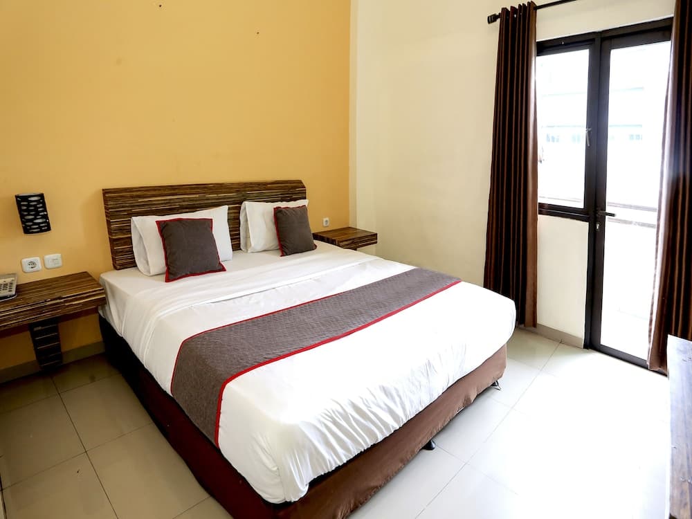 Super OYO Collection O 92130 Hotel Fiducia Kaji