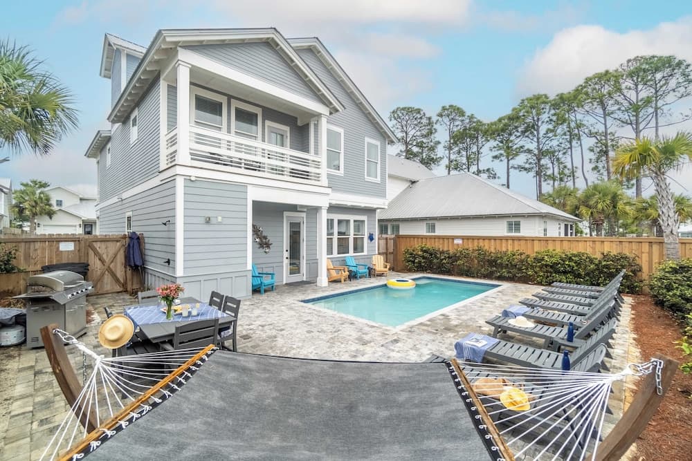 Bottlenose by Avantstay Walk to Miramar Beach