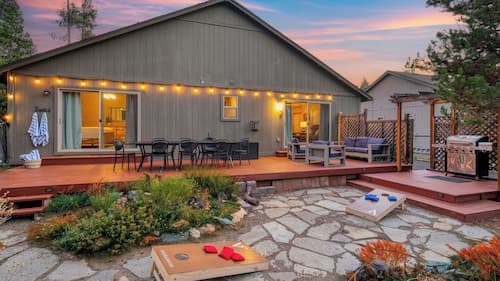 Hot Tub, Air Hockey, Foosball, Deck Lounge Near Sunriver & Mt. Bachelor Skiing