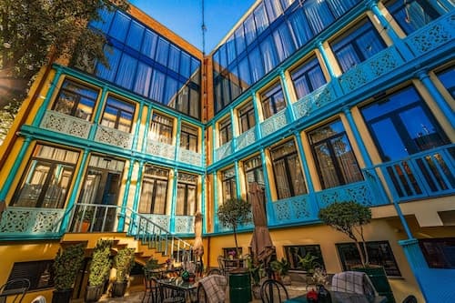 Makmani Hotel